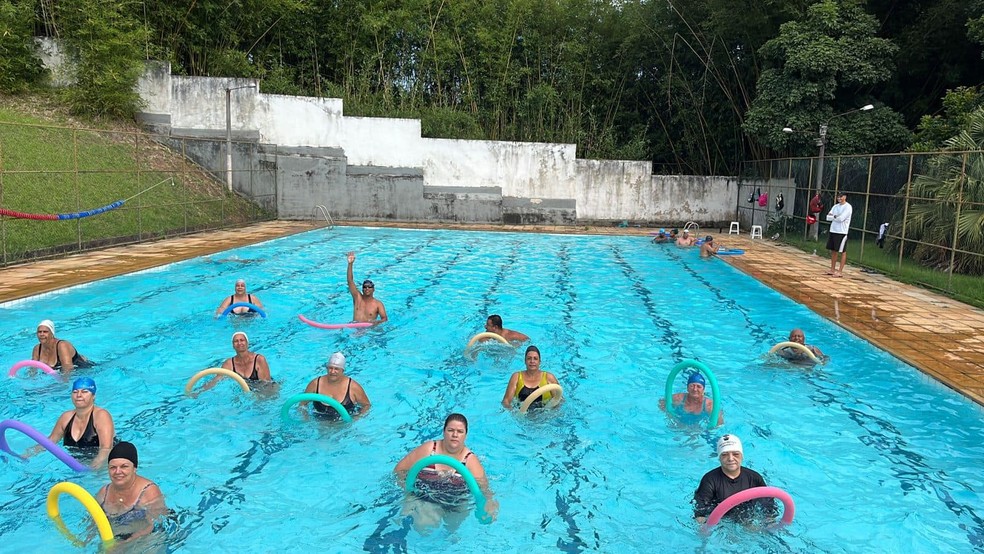 Aulas de natação e hidroginástica gratuitas