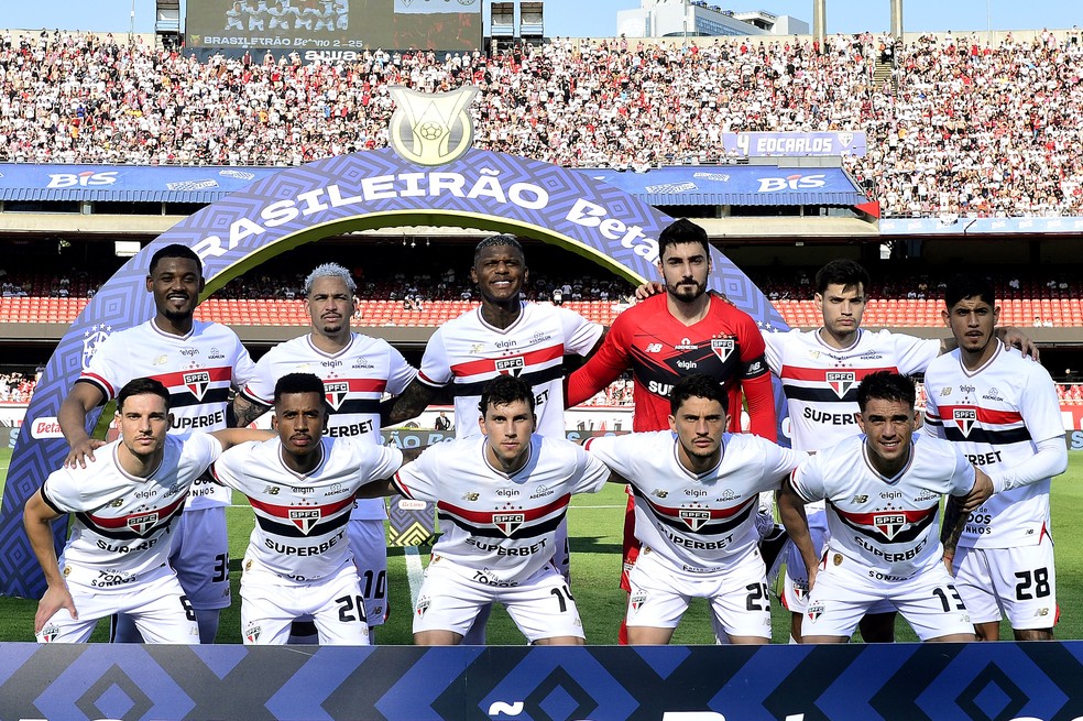 São Paulo em campo contra o Palmeiras em partida do Brasileirão 2025.