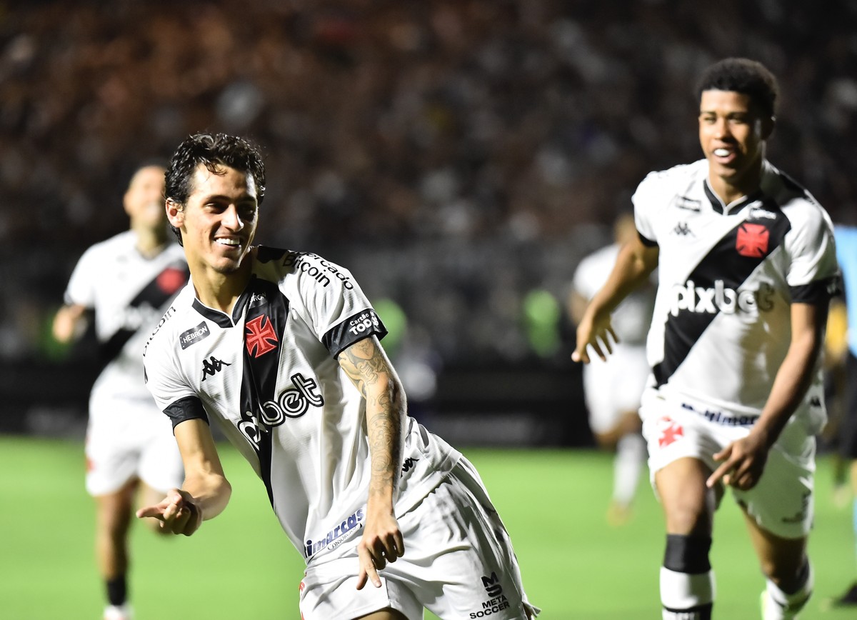 Vasco tem quase o triplo de pontos e o dobro de gols que início de 2021 -  12/02/2022 - UOL Esporte