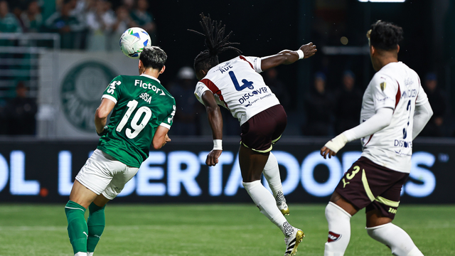Sosa anotou o primeiro gol do Palmeiras