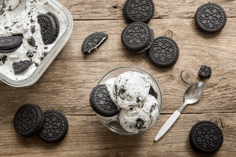 Biscoitos recheados e sorvetes industriais são fontes de gorduras trans — Foto: Istock Getty Images