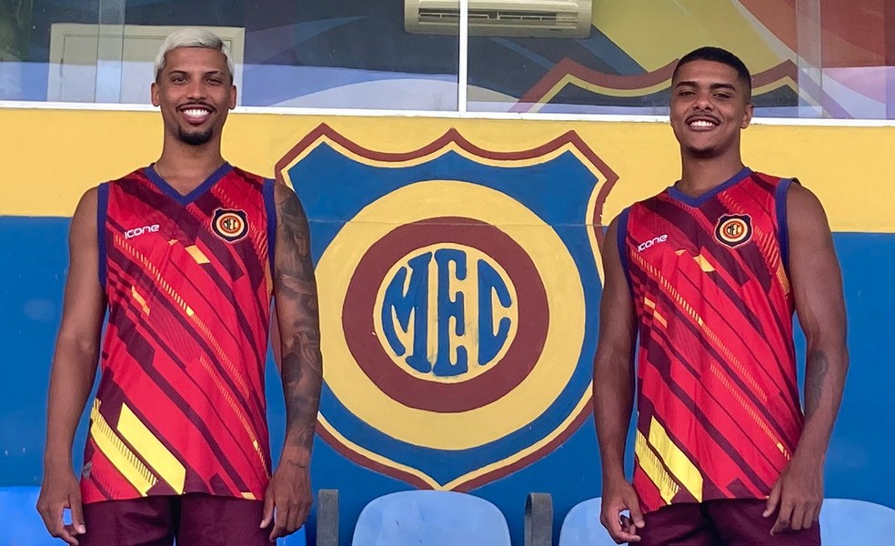 Laranjeira e Reydson, do Madureira — Foto: Thales Soares