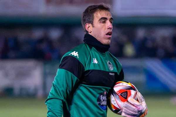 Time da terceira divisão espanhola jogará com preparador de goleiros ...