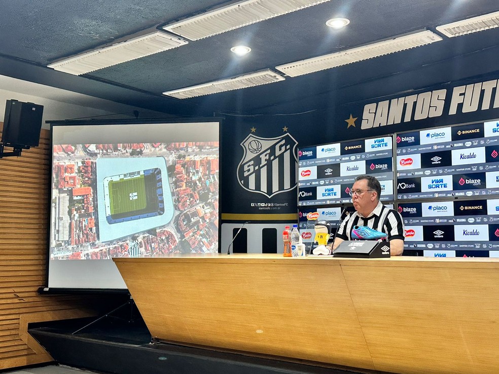 Presidente do Santos, Marcelo Teixeira apresenta projeto da nova Vila Belmiro — Foto: Ana Canhedo