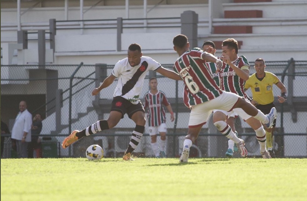 Tiroteio interrompe jogo pelo Carioca sub-20 da terceira divisão