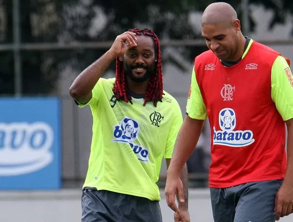 Império do Amor: dupla formada por Vagner Love e Adriano em 2010