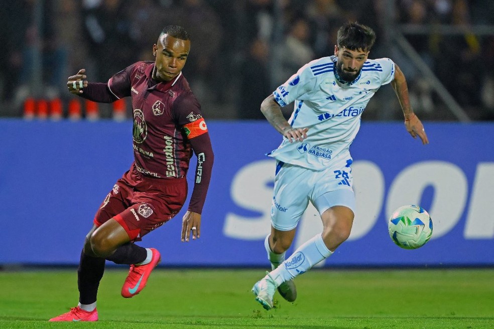 Mushuc Runa e Cruzeiro empataram por 1 a 1 no Equador — Foto: Rodrigo BUENDIA / AFP