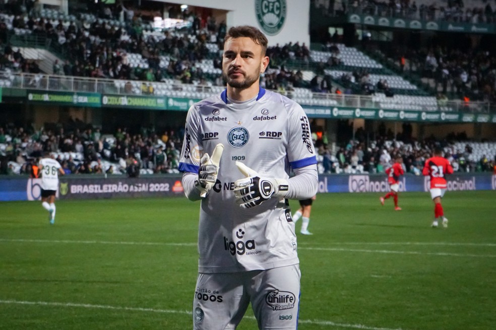 Gabriel Vasconcelos analisa bom momento do Lecce na Série B da