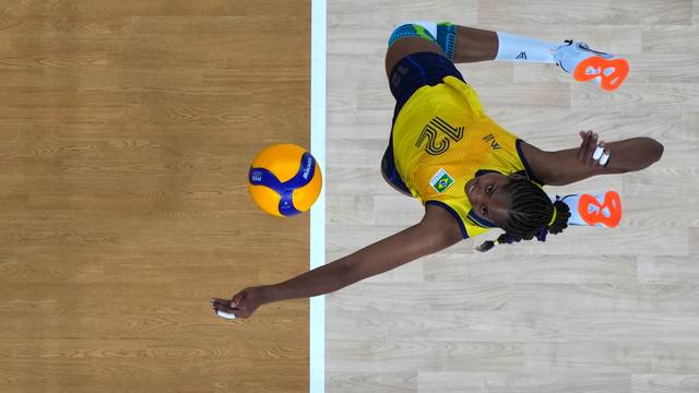 Ana Cristina em Brasil x Qu&ecirc;nia