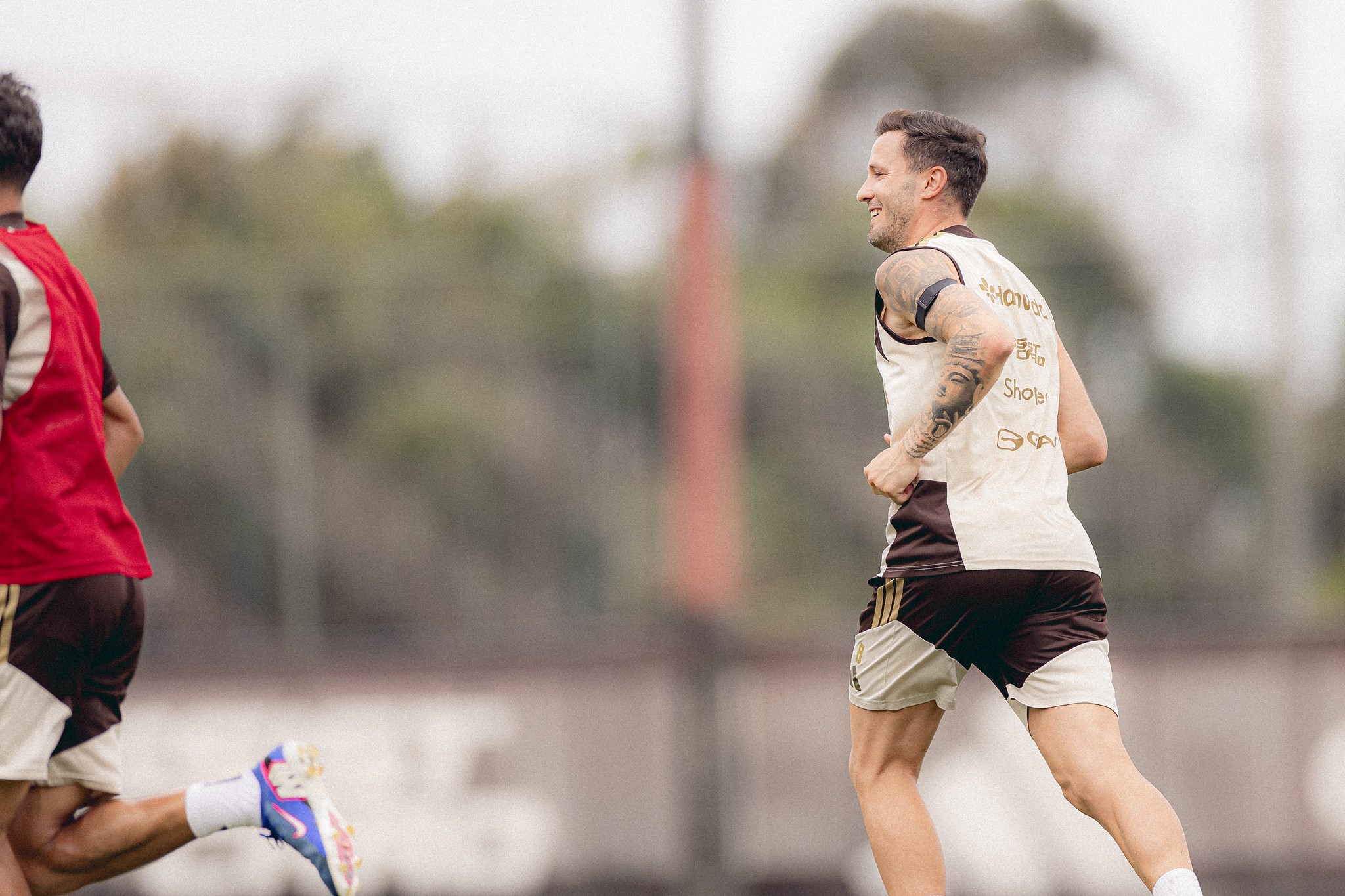 Saúl e Cebolinha voltam aos treinos com o grupo, e Flamengo pode ter Alex Sandro contra o Fluminense | Ge