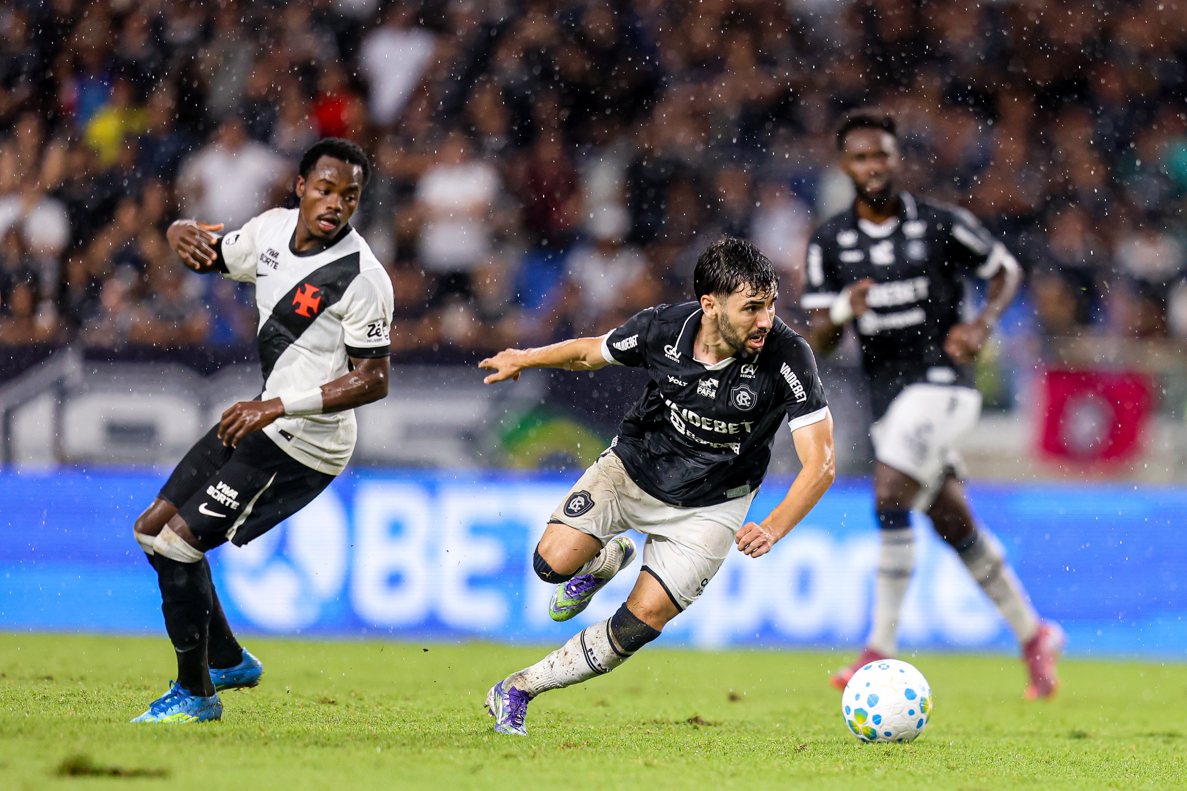 CBF altera o horário de Vasco x Remo pela 30ª rodada da Série A