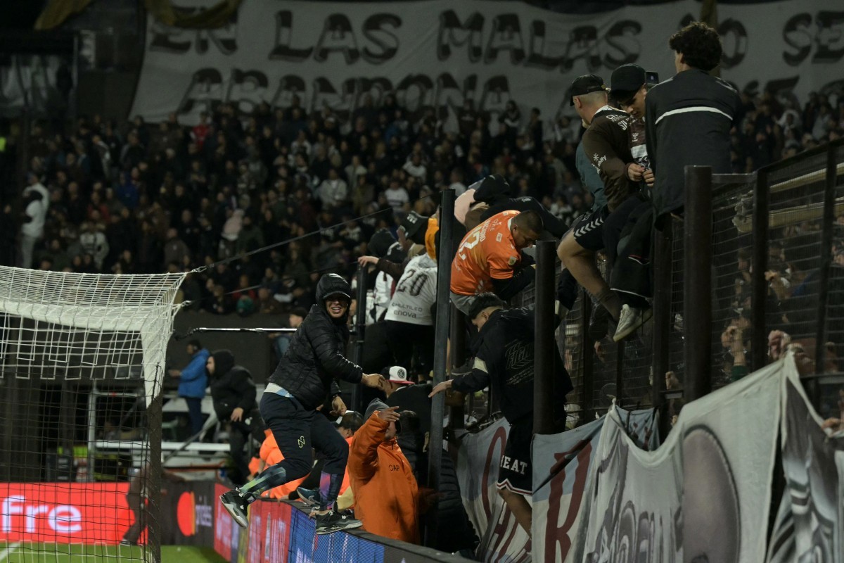 Platense recebe punição por incidente em jogo contra o Fluminense e jogará com portões fechados