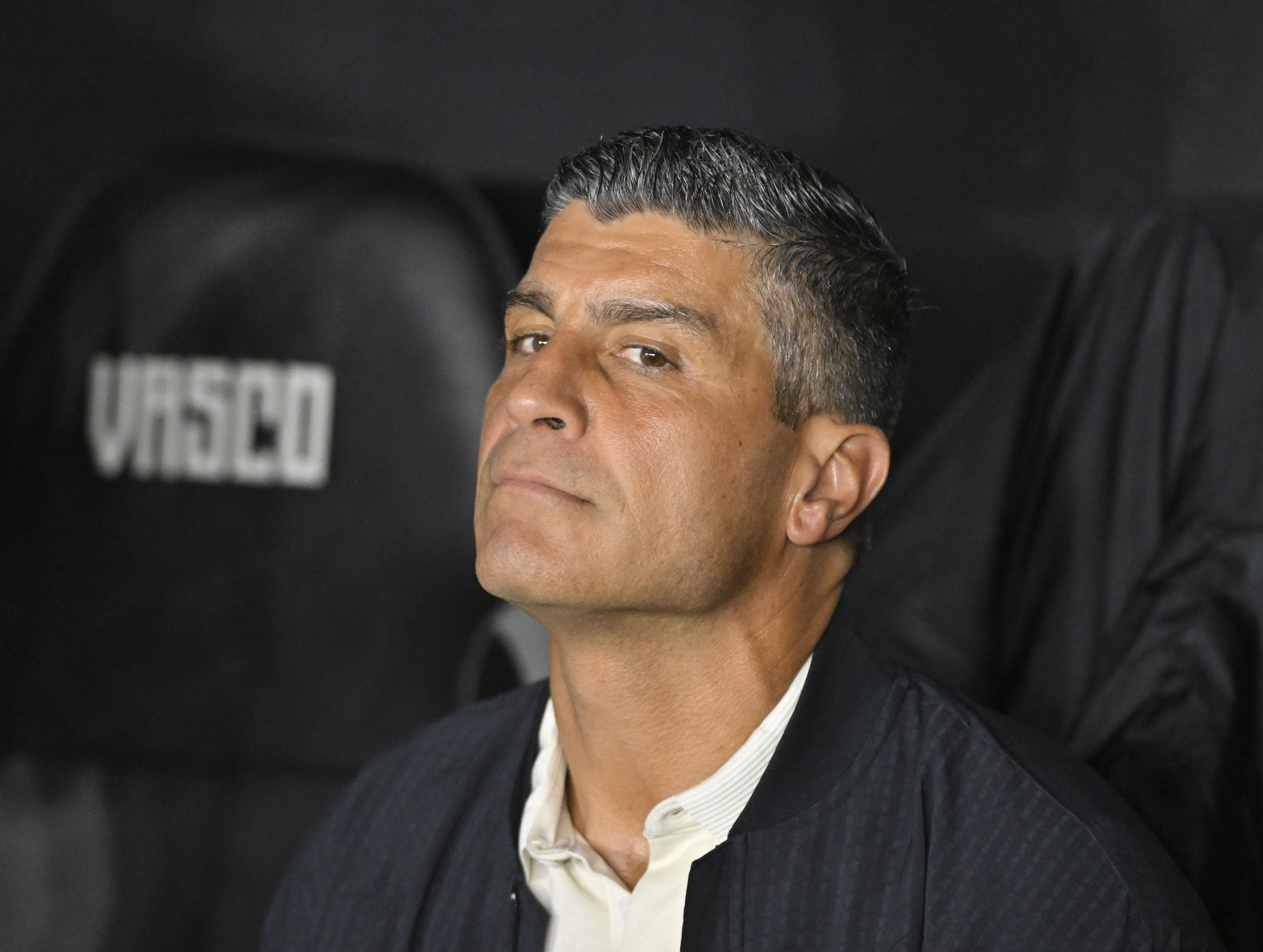 Pedro Emanuel comemora vitória do Vasco no Brasileirão