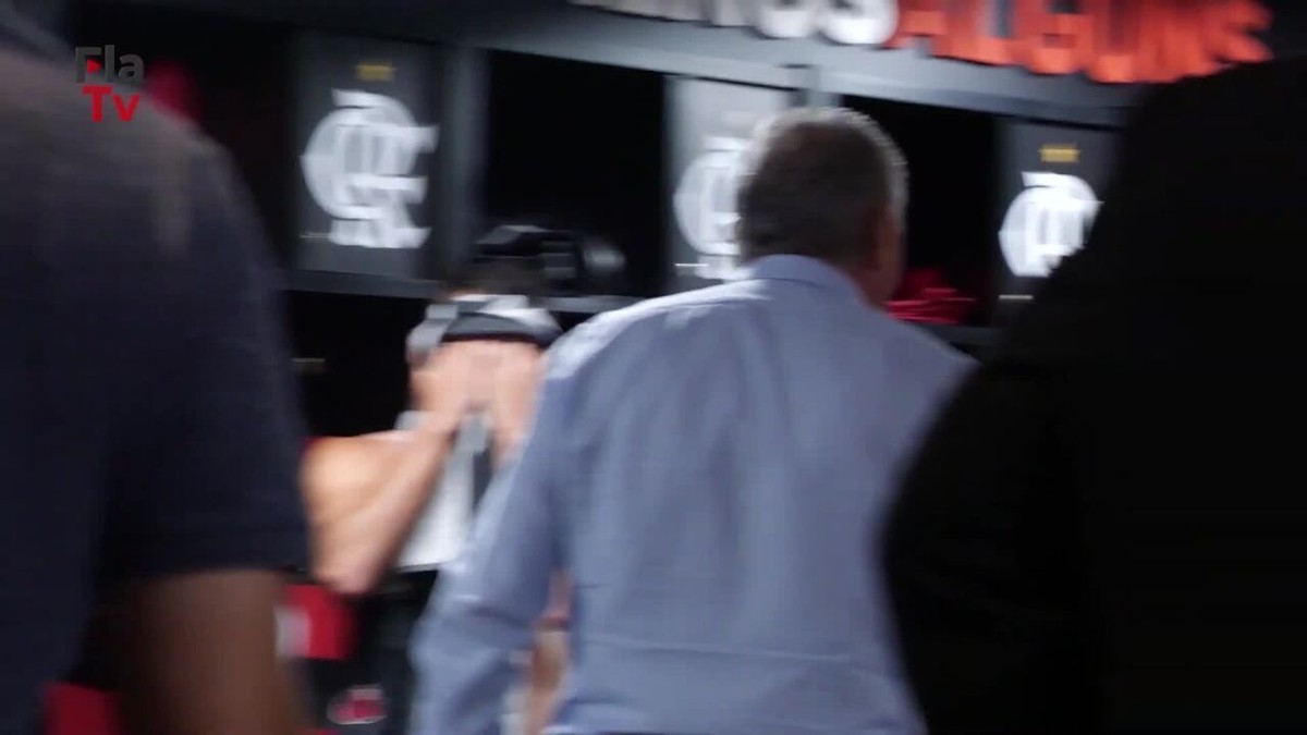 No vestiário, Tite motiva jogadores antes de vitória contra o Bragantino:  São cinco decisões