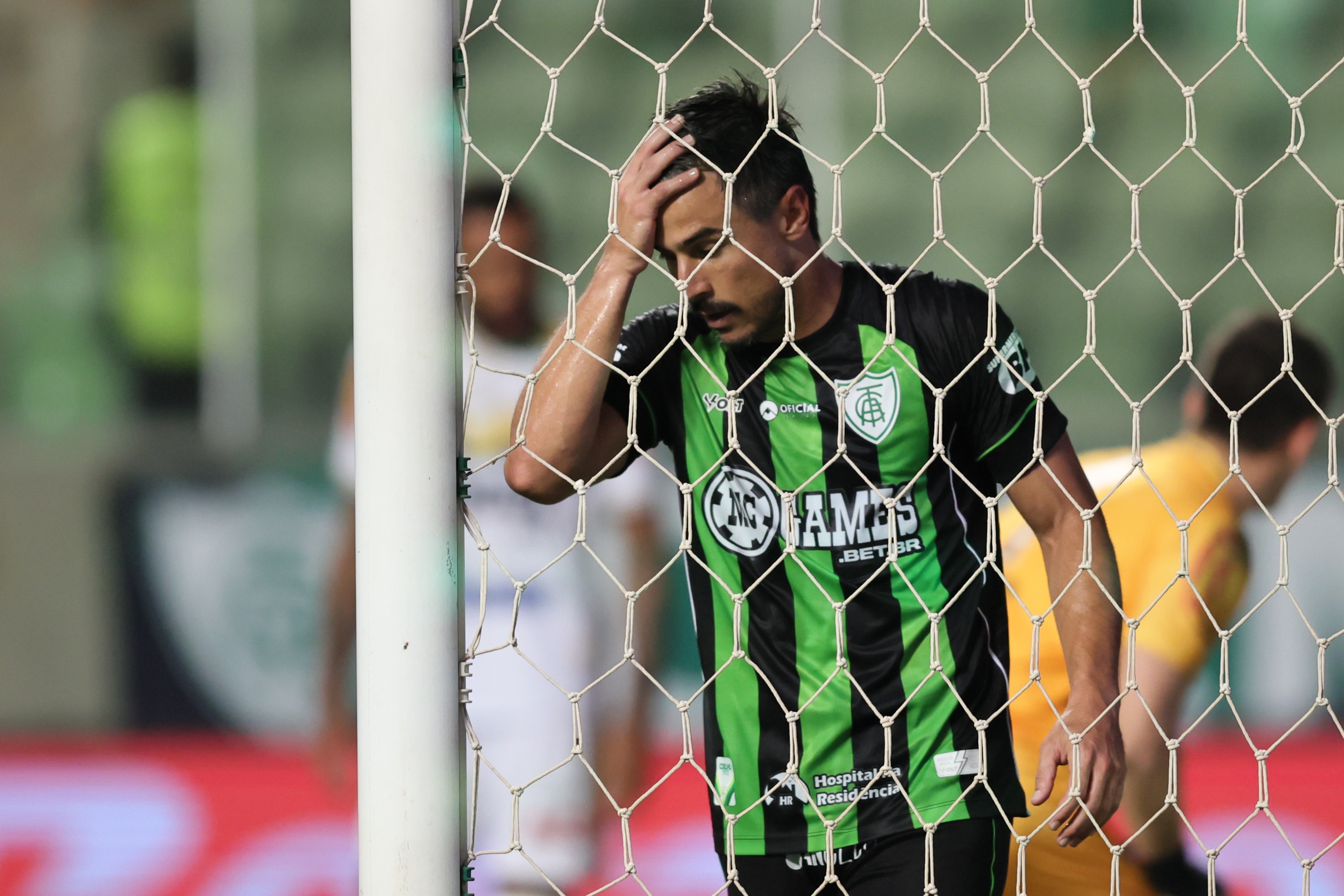 Como América-MG saiu de jogador de Seleção e receitas recordes à crise sem fim em um ciclo de Copa