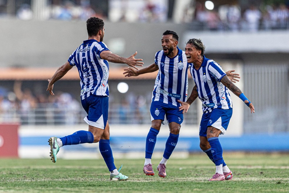 Rayan abriu o placar para o CSA contra o Coruripe — Foto: Allan Max/Ascom CSA