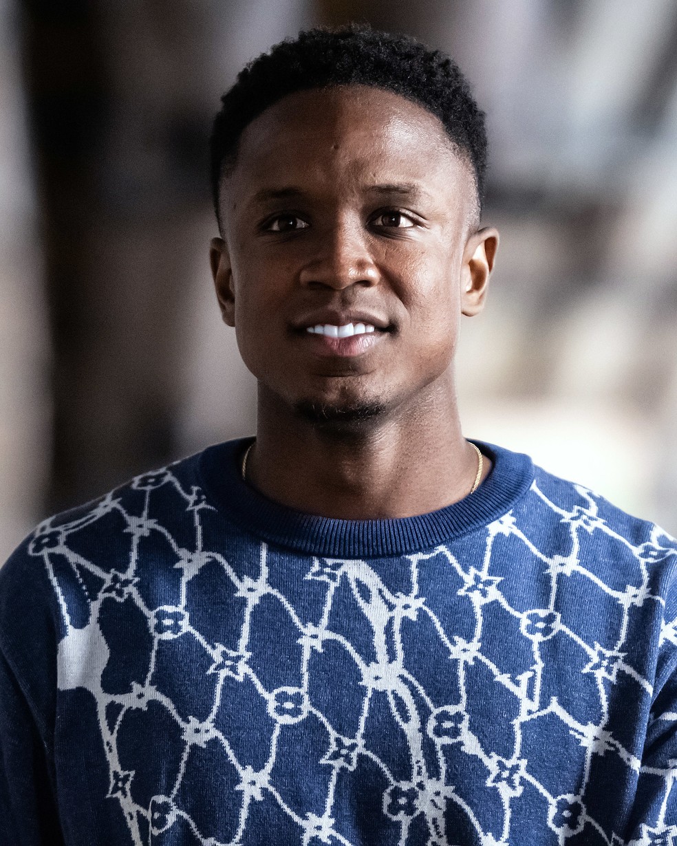 Sinisterra no Mineirão, antes de Cruzeiro x Internacional — Foto: Gustavo Aleixo/Cruzeiro