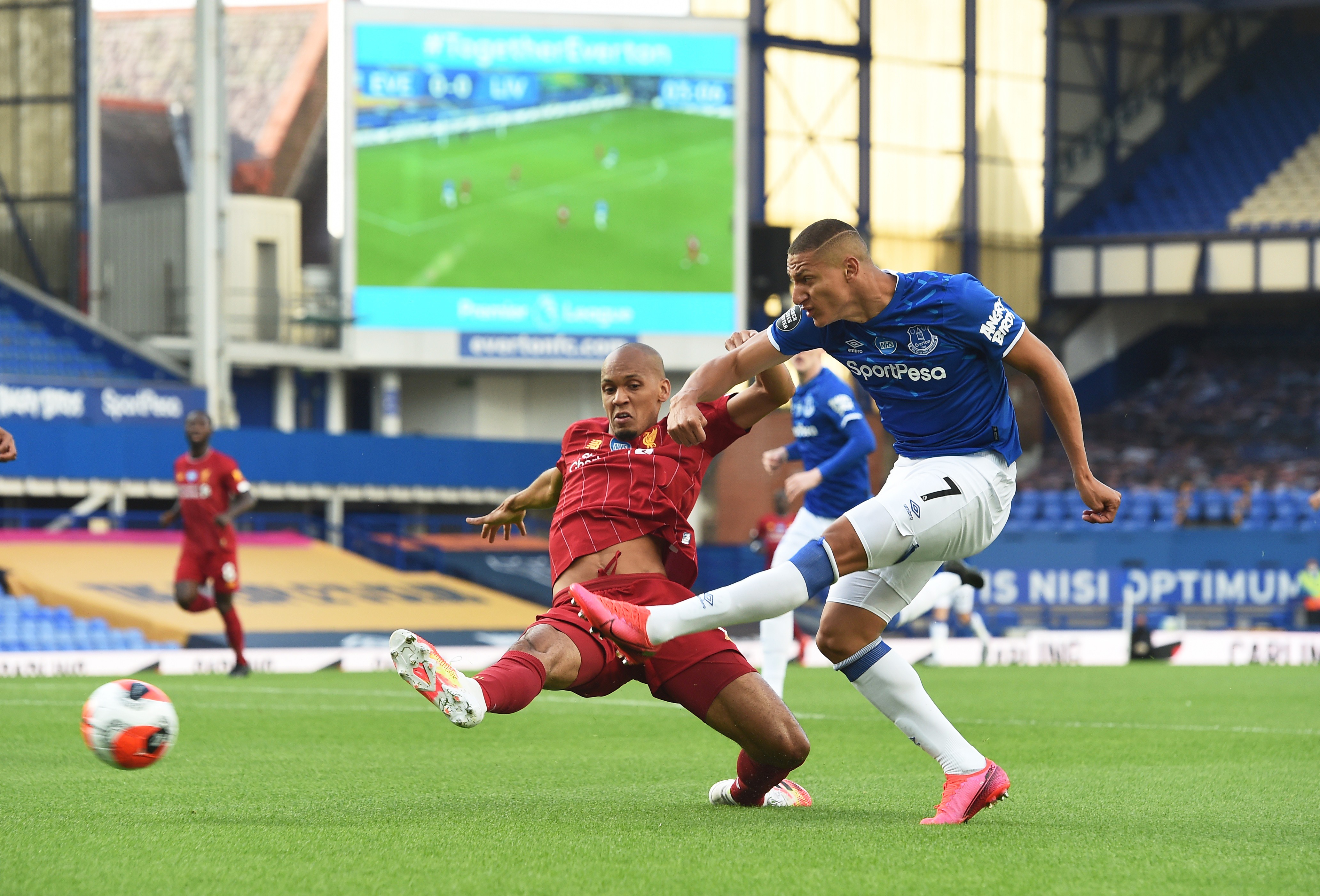 Liverpool empata e tendência é campeonato ter clássico decisivo contra ...