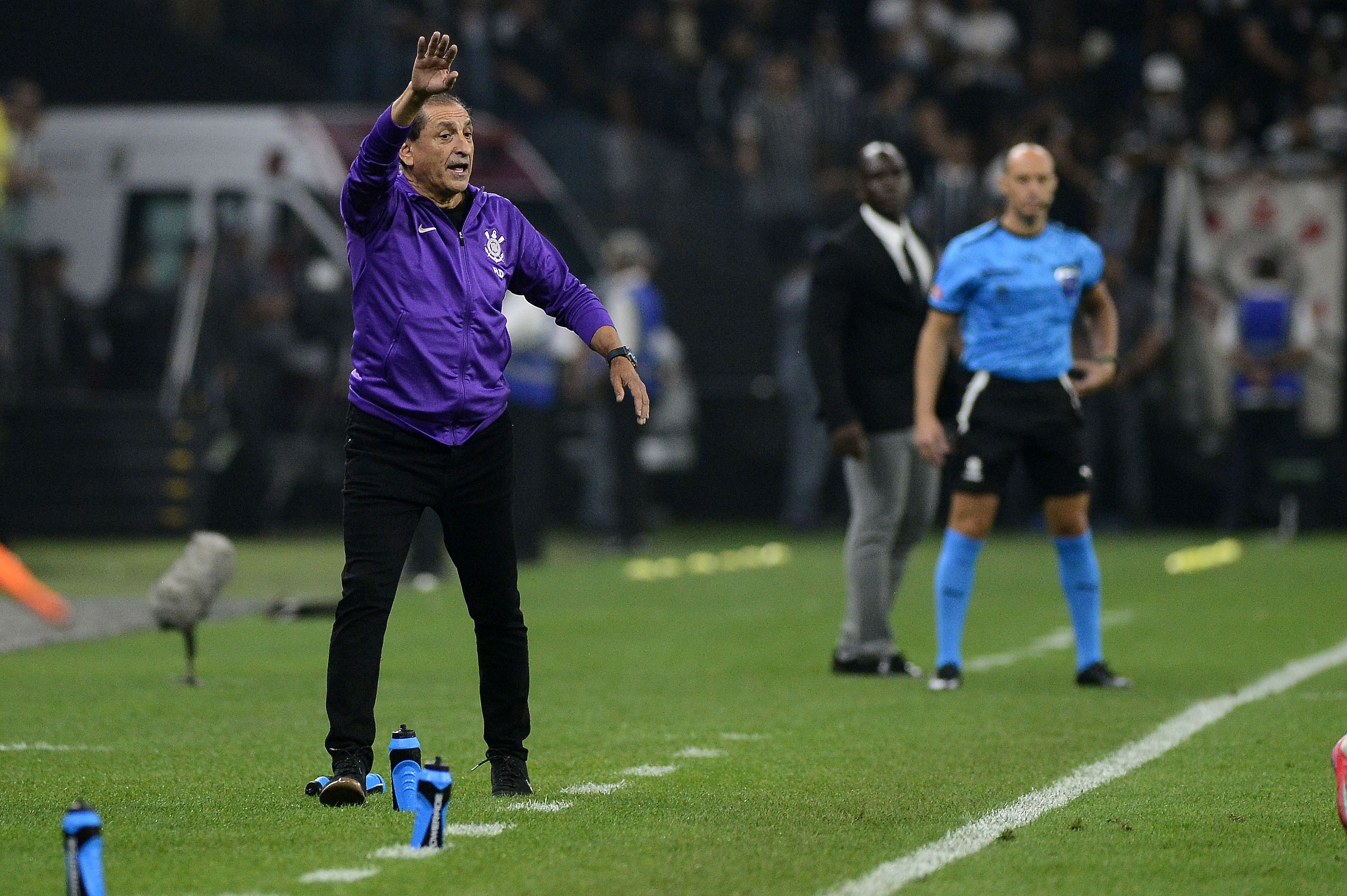 VAI FICAR! Augusto Melo respalda continuidade de Ramón Díaz no comando do Corinthians