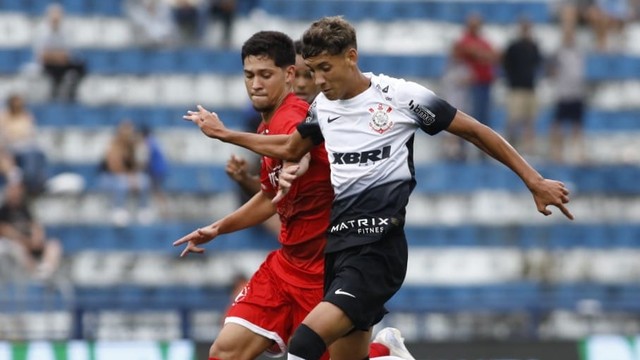 Corinthians segue 100% na Copinha