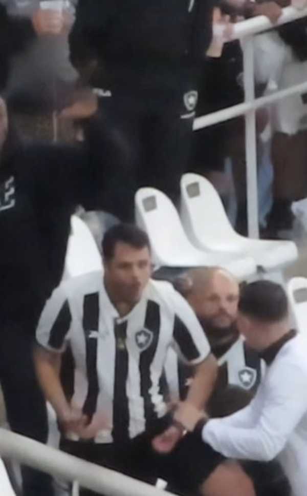 Botafogo tomará medidas contra torcedor que praticou atos racistas no estádio.