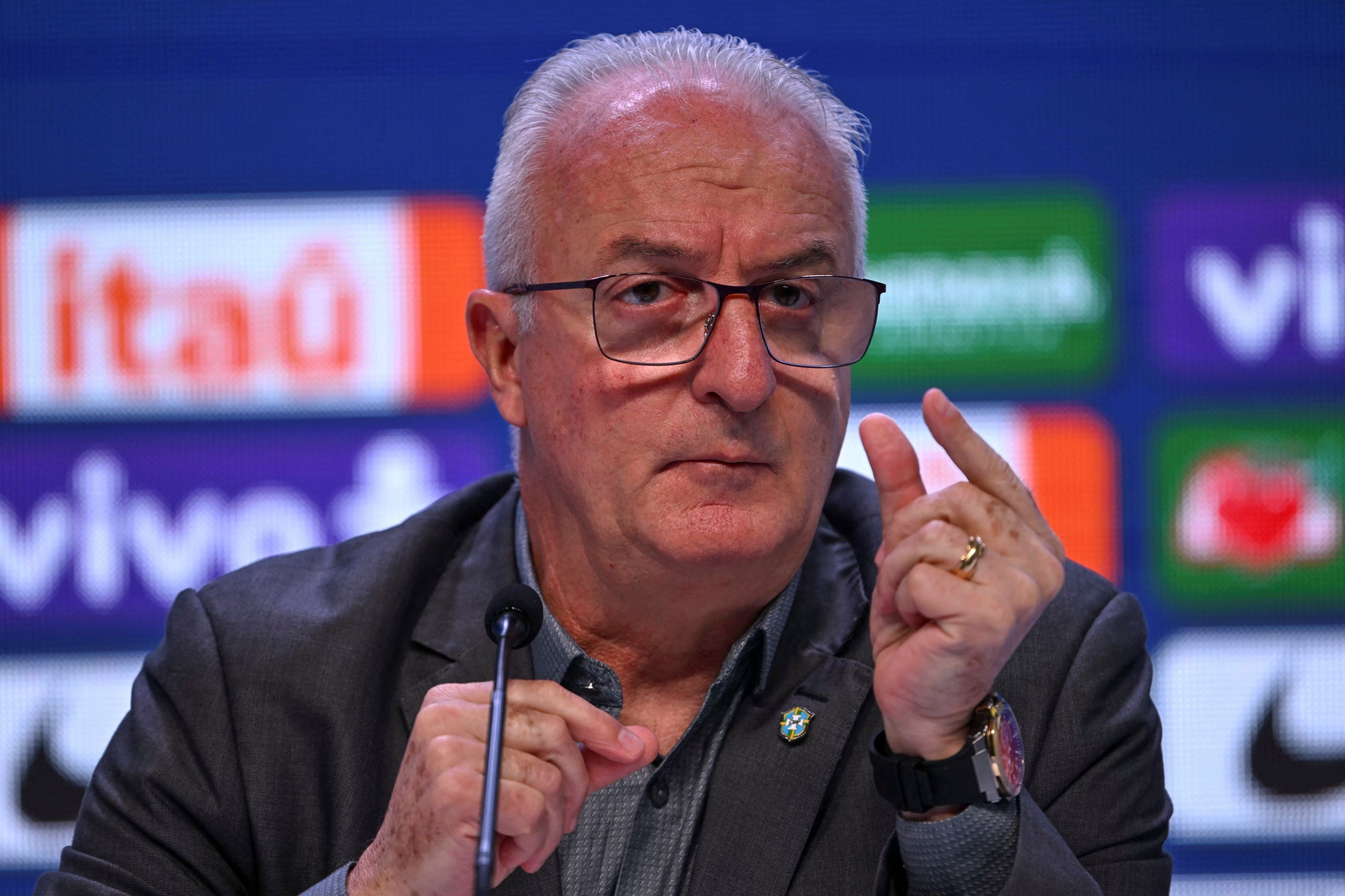 A HABITUAL DEMORA! Porque Dorival ainda não foi anunciado técnico do Corinthians?