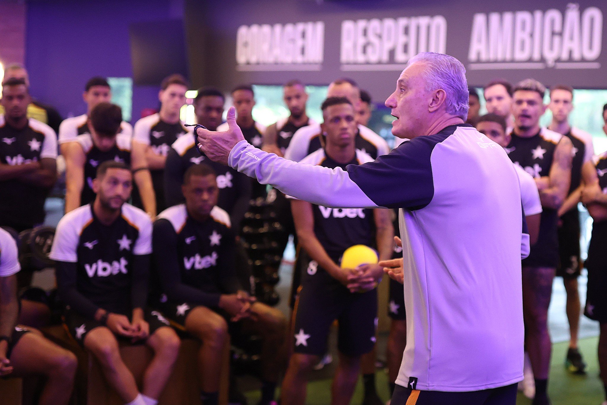 Tite reencontra no Botafogo cinco jogadores que convocou para a Seleção
