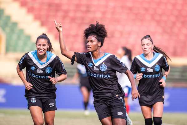 Grêmio conquista Brasil Ladies Cup após vitória nos pênaltis sobre Bahia.