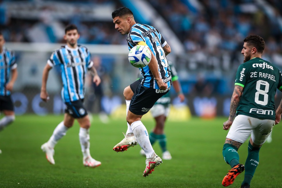 Suárez deu assistência na vitória do Grêmio sobre o Palmeiras — Foto: Lucas Uebel/Grêmio