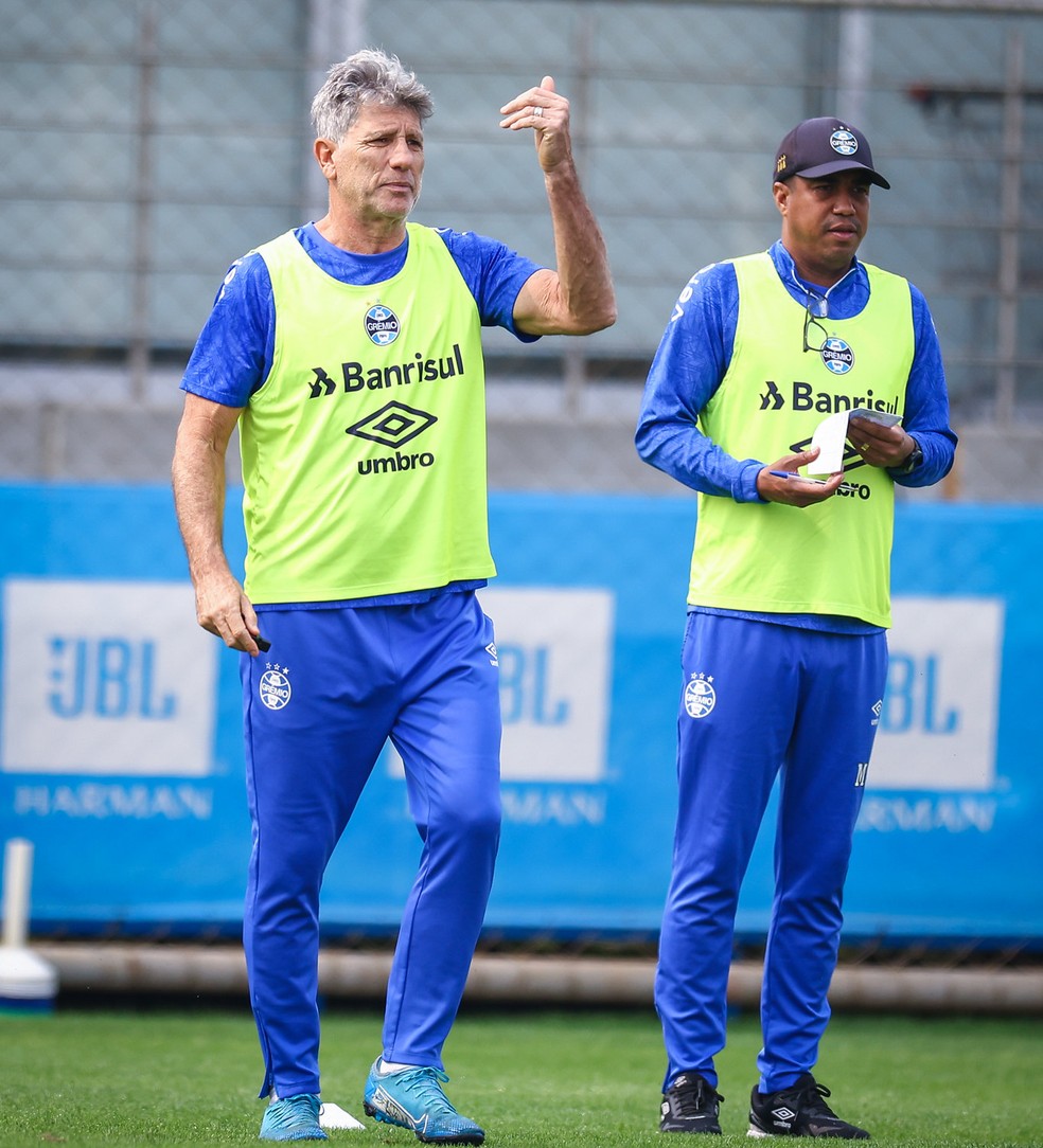 Renato e Marcelo Salles em treino do Grêmio — Foto: Lucas Uebel/Grêmio
