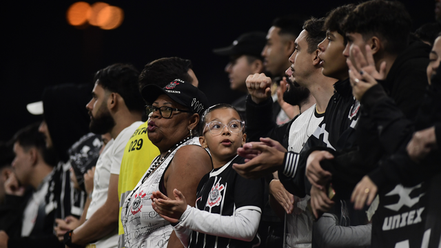 Torcida do Corinthians em jogo contra o Criciúma
