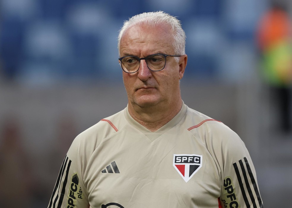 Dorival Júnior viu alguns nomes não corresponderem em Cuiabá — Foto: Rubens Chiri/saopaulofc.net