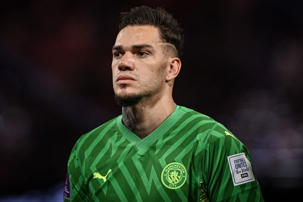 Ederson, goleiro do Manchester City, na vitória contra o Urawa pelo Mundial de Clubes — Foto: Alexandre Neto/Eurasia Sport Images/Getty Images