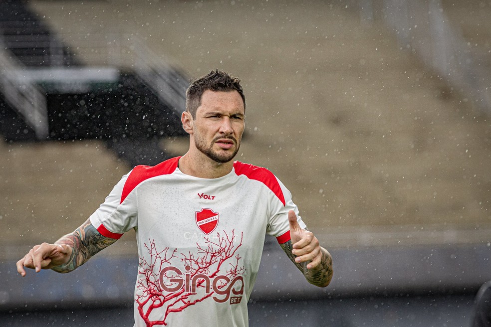 Tiago Pagnussat volta ao Tigrão contra o Atlético-GO — Foto: Roberto Corrêa / Vila Nova F.C.