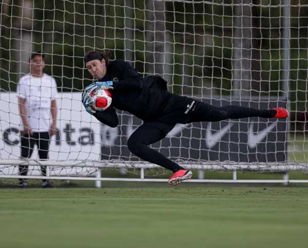 Treino do Corinthians: Mano Menezes faz ajustes técnicos em trabalho no CT