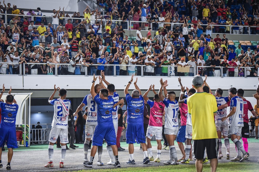 Torcida do São Raimundo-RR em classificação do time na Copa do Brasil 2023 — Foto: Hélio Garcias/São Raimundo-RR