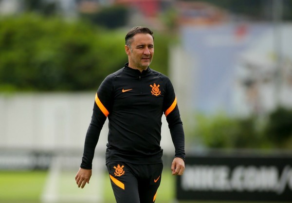Jogador que trabalhou com Vítor Pereira na Turquia recebe sondagem do  Corinthians