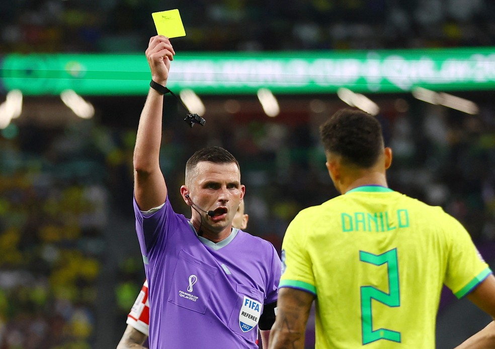 Michael Oliver em atuação — árbitros Copa 2026