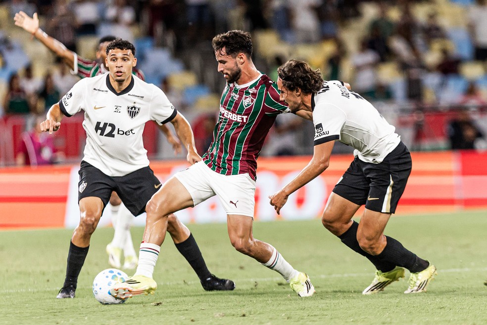 Zubeldía enfrenta desafios para manter continuidade no Fluminense em 2026