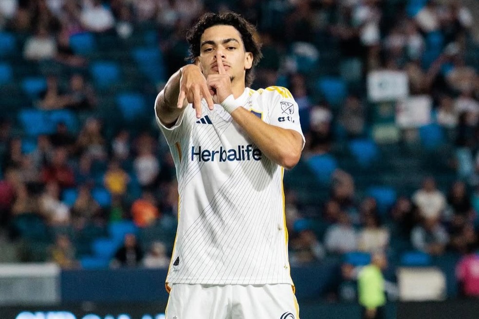 Matheus Nascimento, emprestado pelo Botafogo, em ação pelo LA Galaxy — Foto: Divulgação