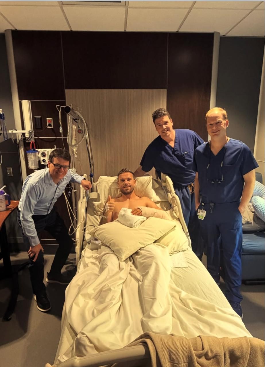 Fora da Copa, Henderson passa por cirurgia e deseja sorte à Inglaterra: "Grande sábado"