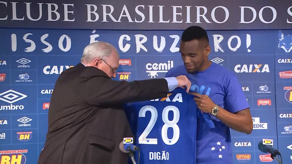 Digão é apresentado e garante resolver problema da zaga: 