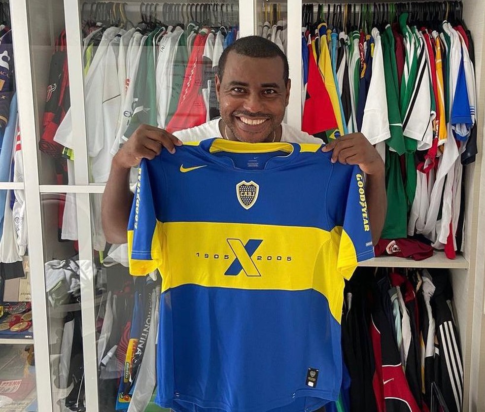 Baiano com a camisa do Boca Juniors da época em que defendeu o clube em 2005 — Foto: Arquivo Pessoal