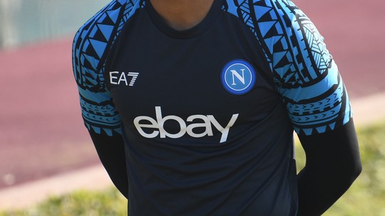 Natan sofre lesão no ombro e vai desfalcar o Napoli por dois meses
