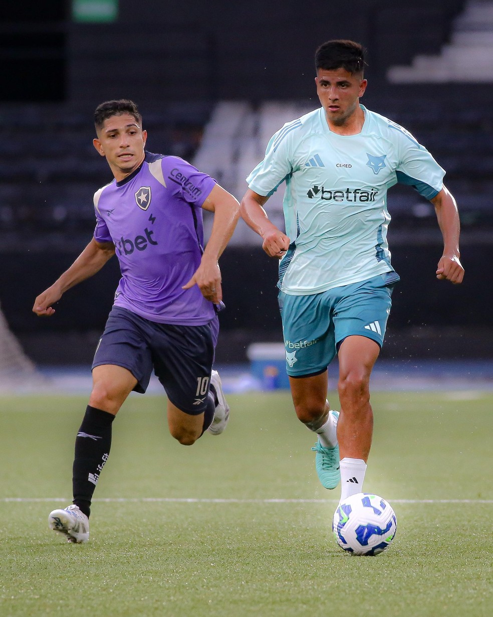 Botafogo e Cruzeiro em jogo-treino — Foto: Arthur Barreto/ Botafogo