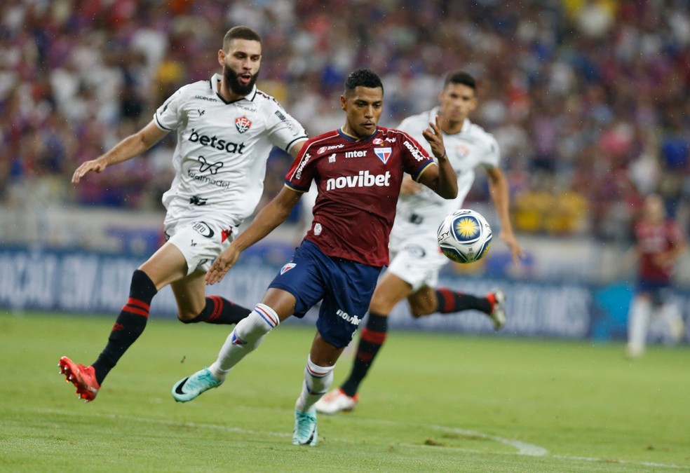 Fortaleza x Vitória — Foto: Kid Júnior/SVM