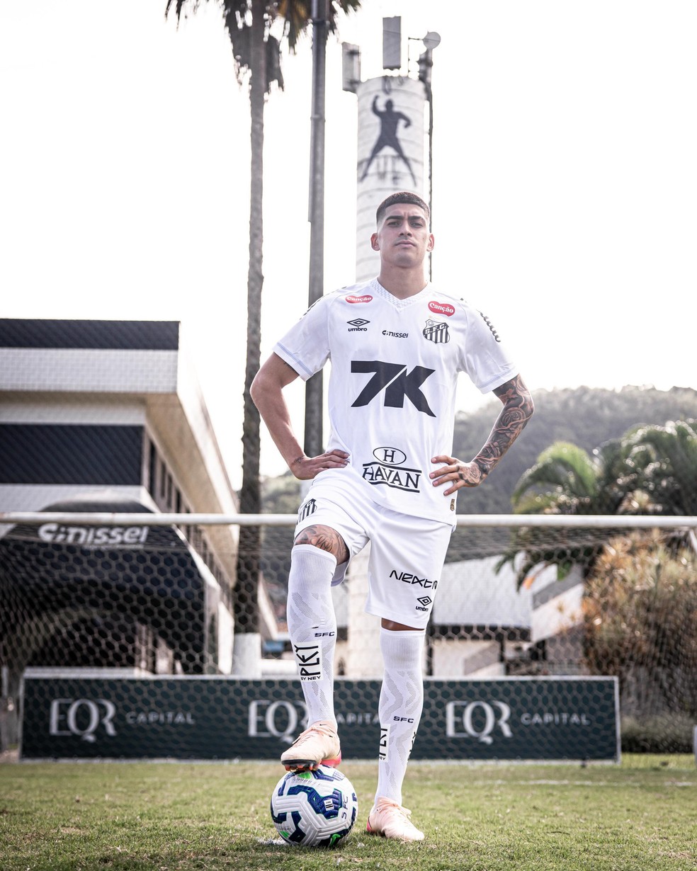 Adonis Frías chega como uma aposta do Santos para renovar a defesa — Foto: Raul Baretta/Santos FC