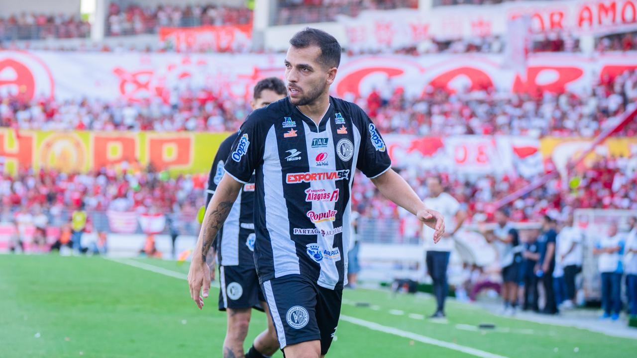Jogadores do ASA comemoram vitória na semifinal da Série D