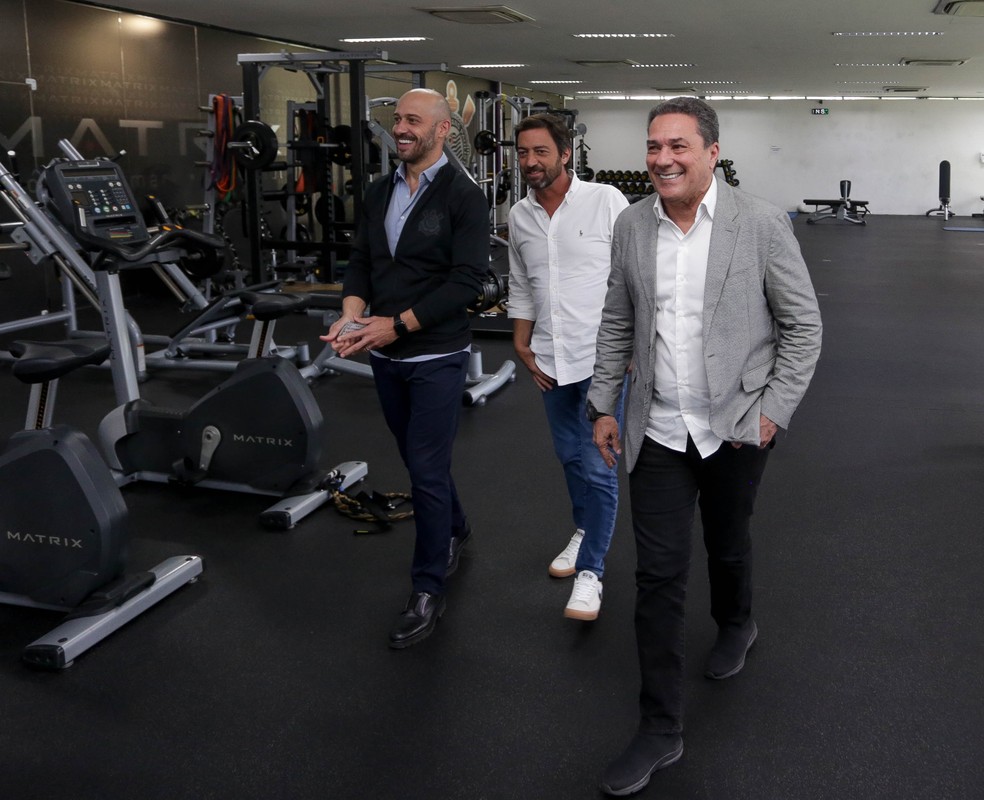 Alessandro Nunes, Duilio Monteiro Alves e Vanderlei Luxemburgo no Corinthians — Foto: Rodrigo Coca/Agência Corinthians