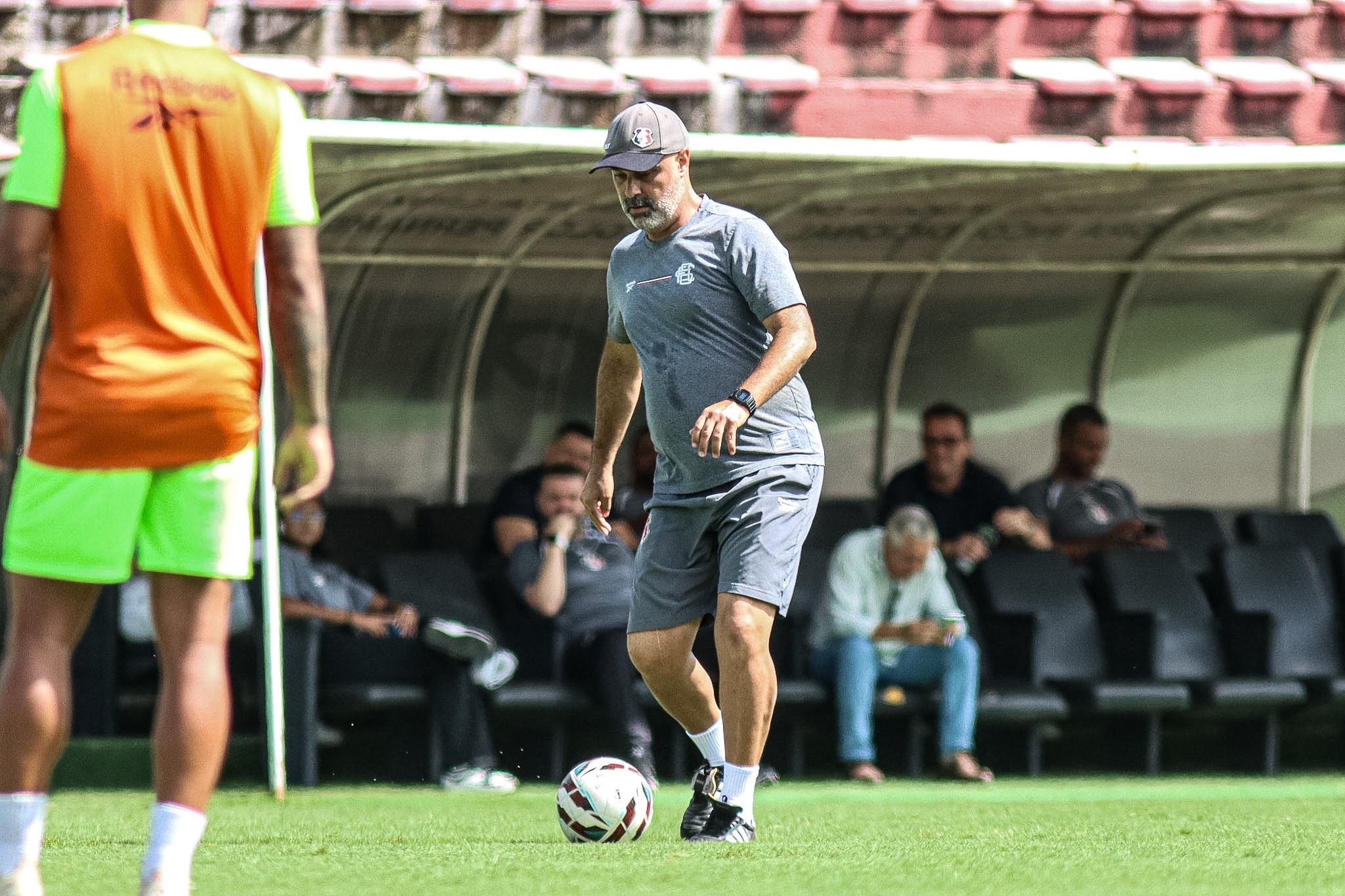 Técnico do Santa evita empolgação na Série C: "Não me deixo levar pelas armadilhas do futebol"